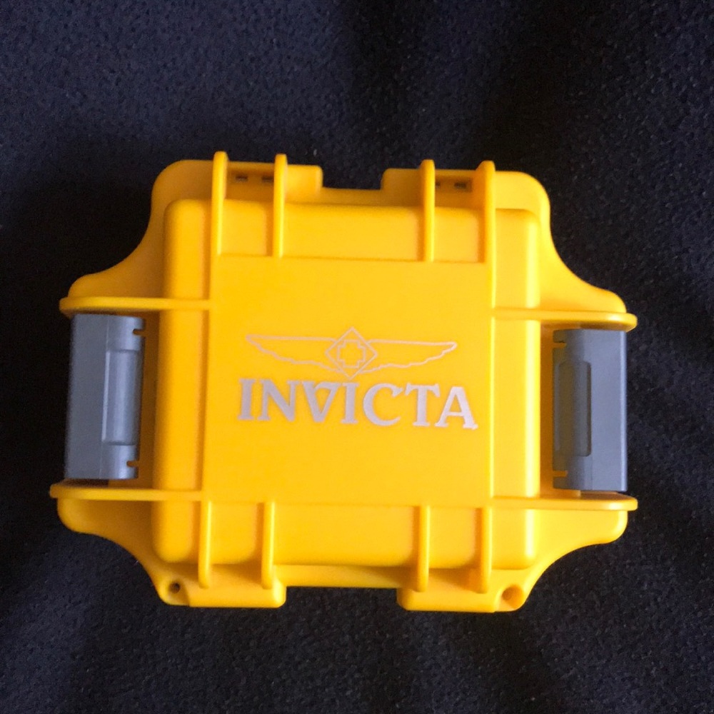 Invicta single watch dive box
